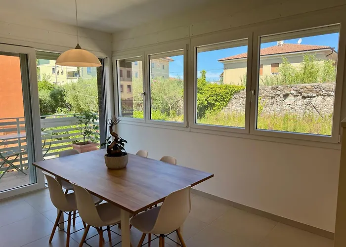 Domus Aurus Family *